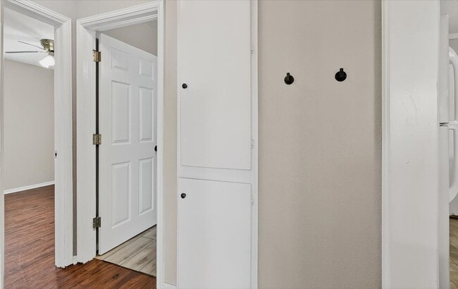 Building Photo - 4729 Prinston- 4bed/1bath- $1,395/month