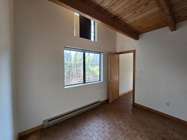 Building Photo - 808 Agua Fria St