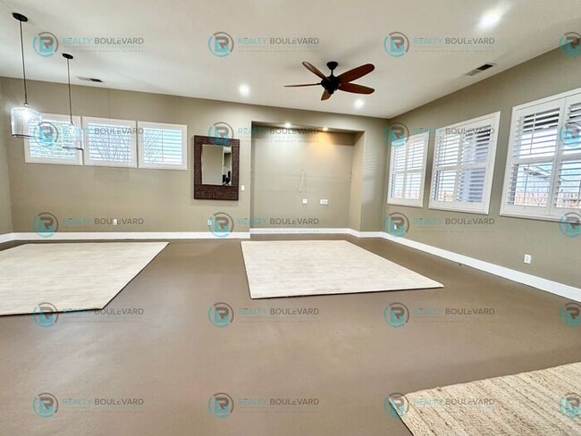 Building Photo - Stunning 3-Bedroom Home in Damonte Ranch –...