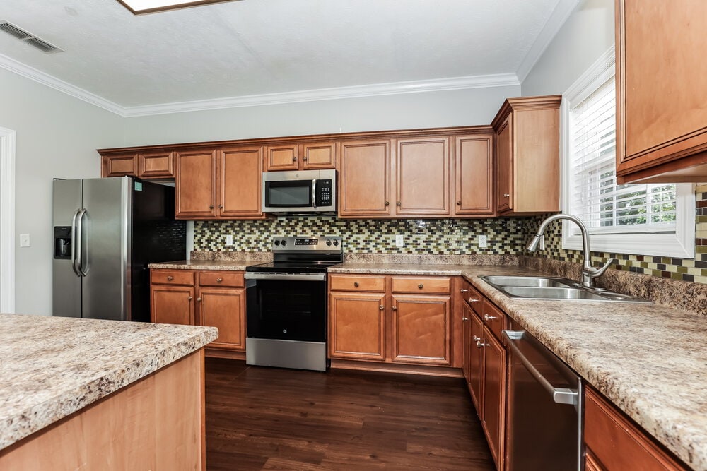 Building Photo - 2467 Oak Hill Dr