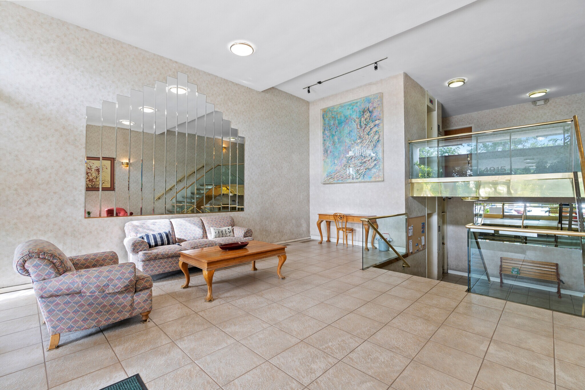 Building Photo - 4915 Tyrone Ave