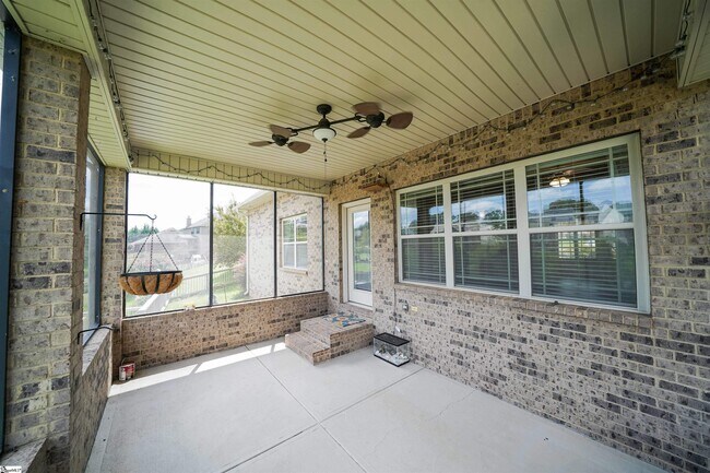 Building Photo - 458 Jewelwood Dr