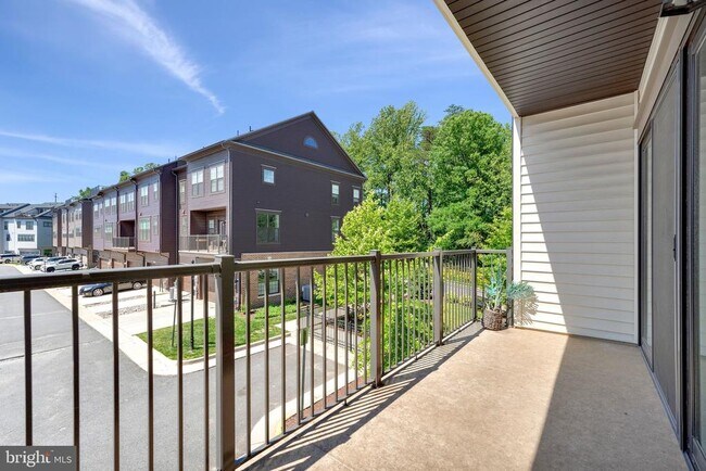 Building Photo - 4402 Fair Lakes Ct