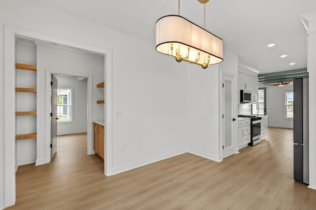 Building Photo - 113 ARBOR RIDGE CIR