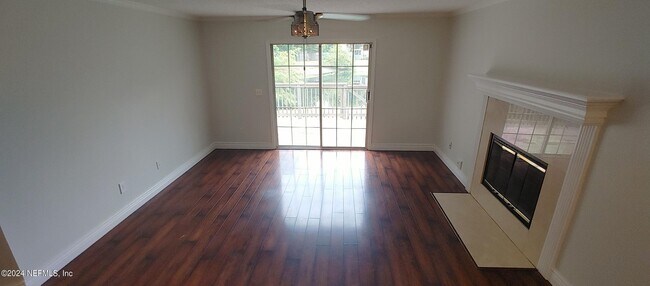 Building Photo - 3559 Pond Ridge Ct W