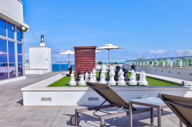 Building Photo - 777 N Ocean Dr