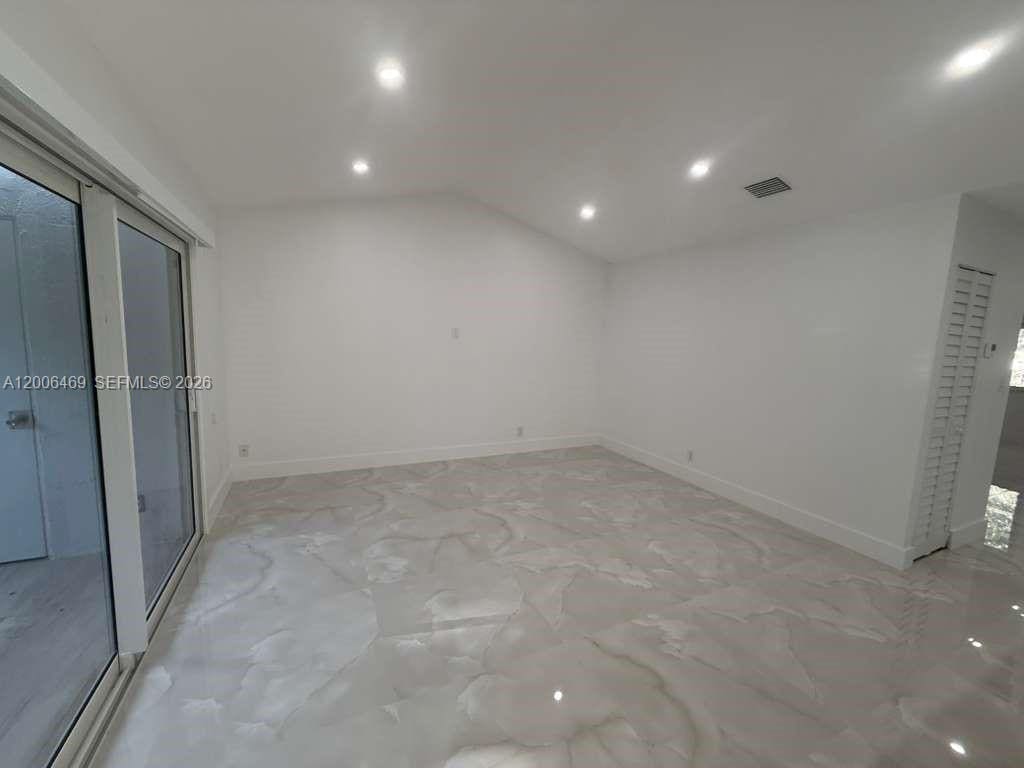 Building Photo - 9307 SW 138th Pl