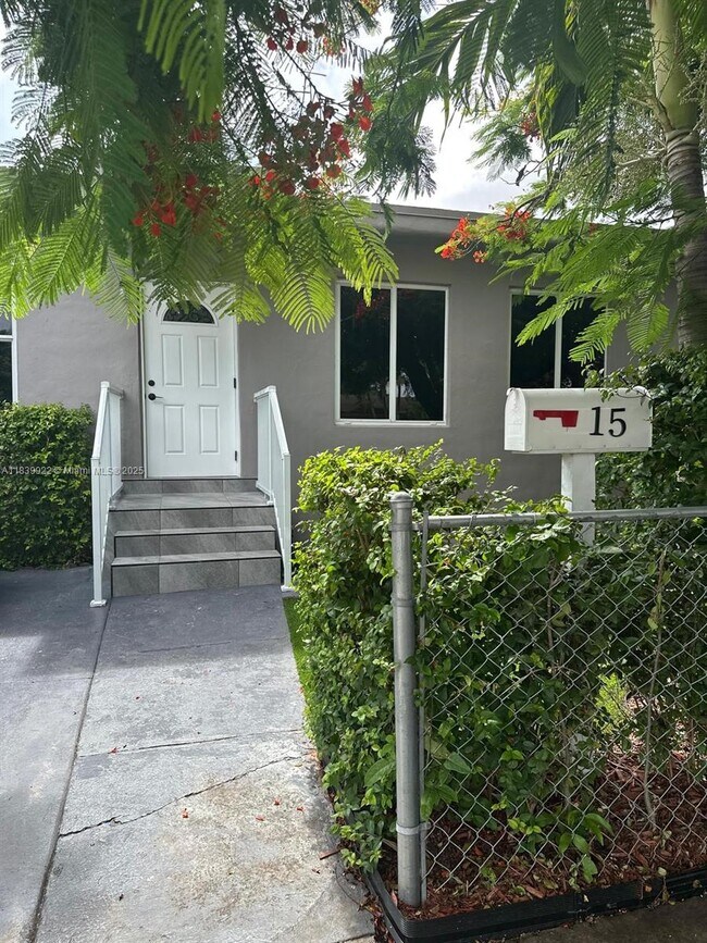 Building Photo - 15 NW 31st Ave