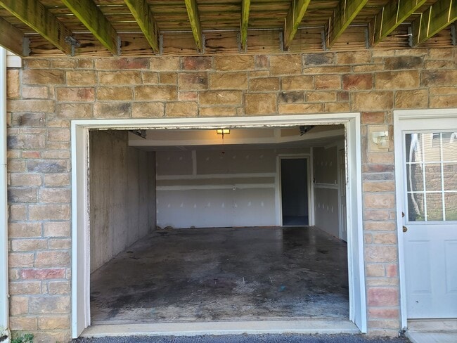 Building Photo - 3 Bedroom 2 1/2 bath Townhome for Rent in Waynesboro