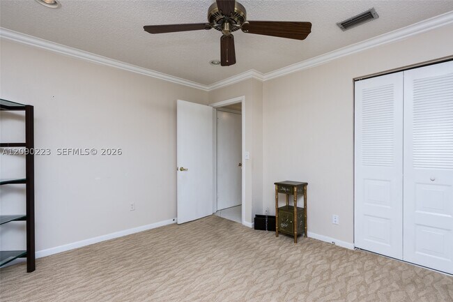 Building Photo - 8566 Casa Del Lago