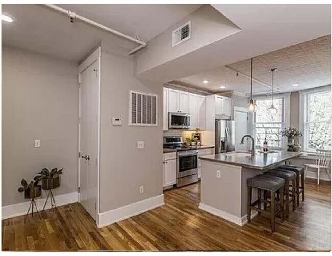 Building Photo - 1407 Vine St