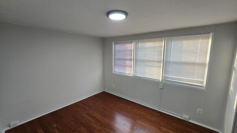 Building Photo - 437 Caledonia Ave