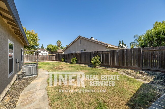 Building Photo - Beautiful Roseville Home on Court