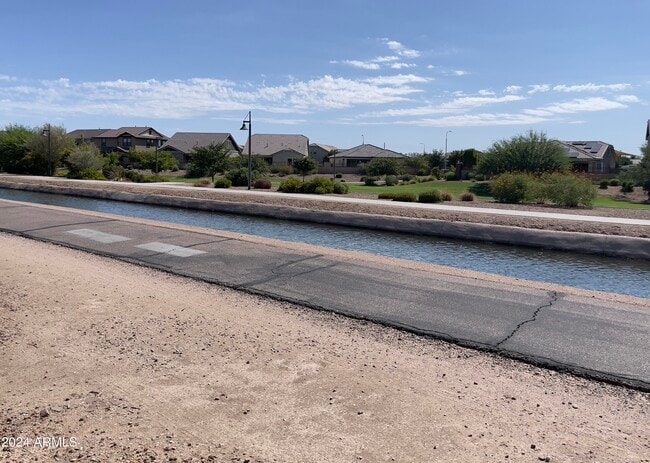 Building Photo - 633 S Danyell Dr