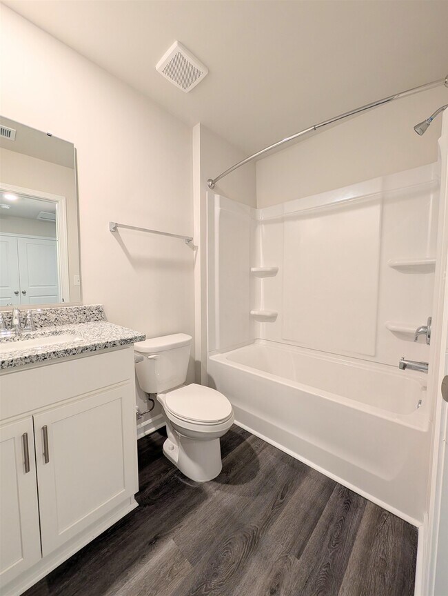 Building Photo - 644 Golden Resin Rd