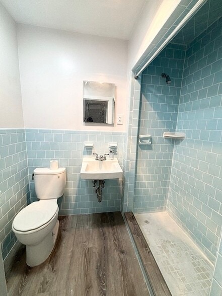 Building Photo - 3 Hadley Ct