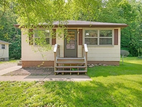 Building Photo - Single Family Home - 3BR-1BA - New Haven M...