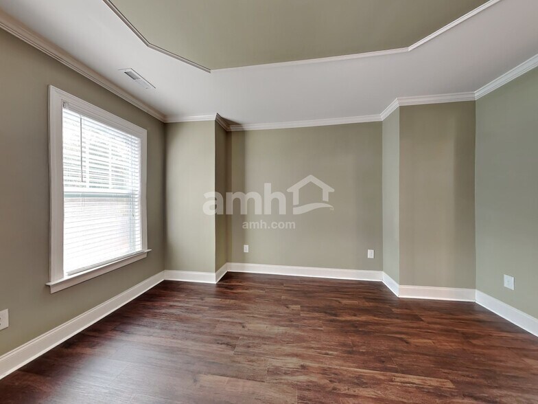 Building Photo - 1405 Yellow Wood Dr