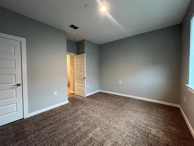 Building Photo - 11402 Pastini Cir