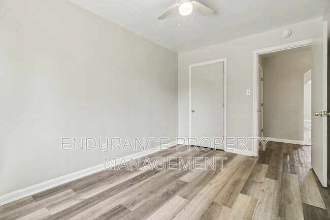 Building Photo - 629 Maple Dr