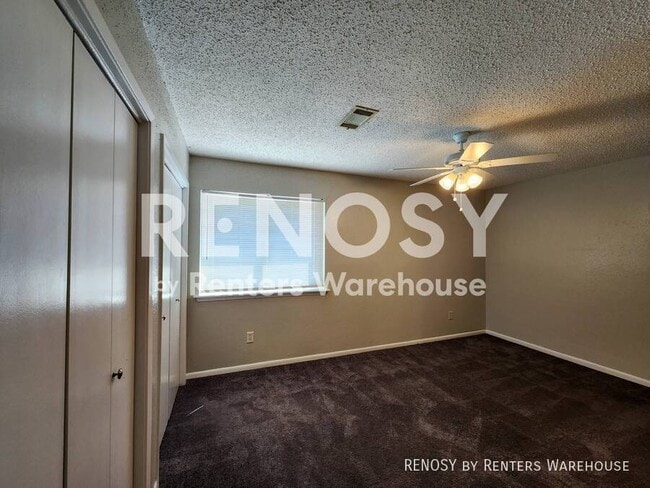 Building Photo - 17742 Kings Park Ln