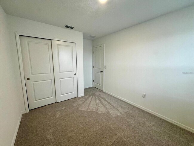 Building Photo - 3037 Canary Ave