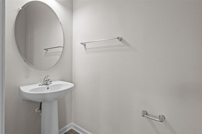 Building Photo - 15384 Caravan Ave