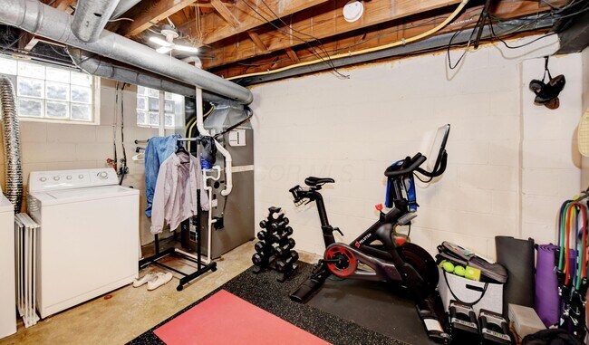 Building Photo - 1870 Northwest Blvd