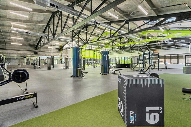 Building Photo - 933 McGee St