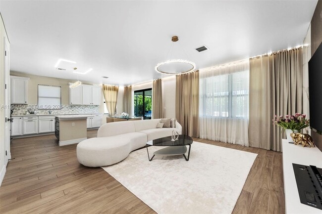 Building Photo - 4642 Pinehurst Trl W