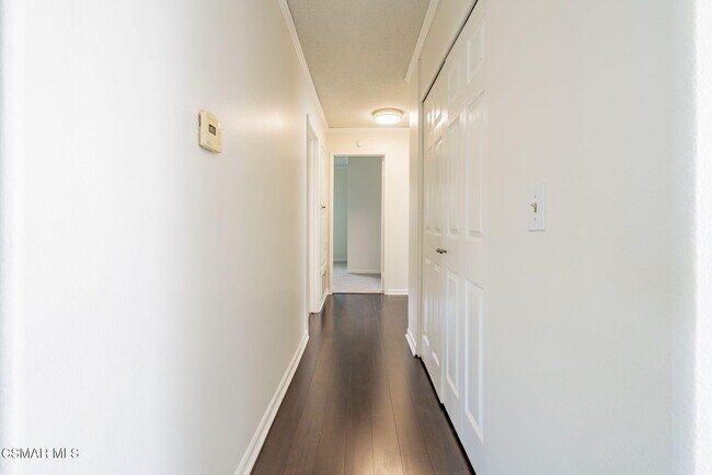 Building Photo - 6894 N Auburn Cir