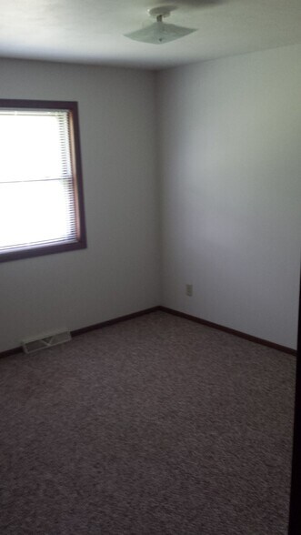 Bedroom - 731 Crawford Dr