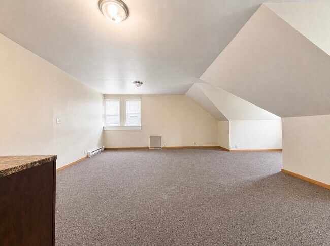 Building Photo - 16 Highland Ave