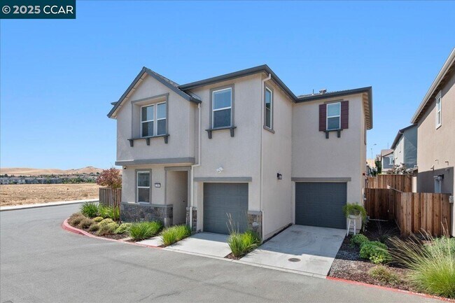 Primary Photo - 300 Hideaway Ln