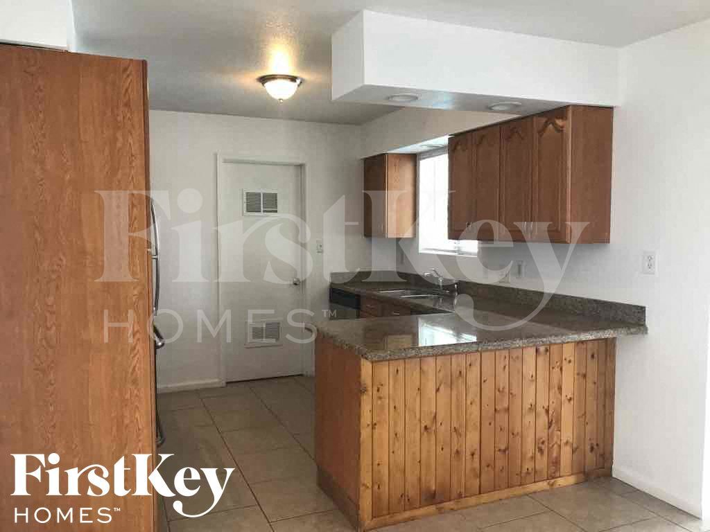 Building Photo - 8707 N 41st Ave