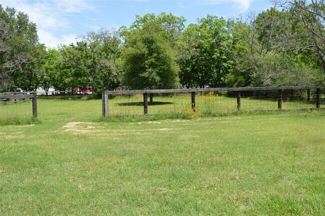 Building Photo - 1410 Field Store Rd