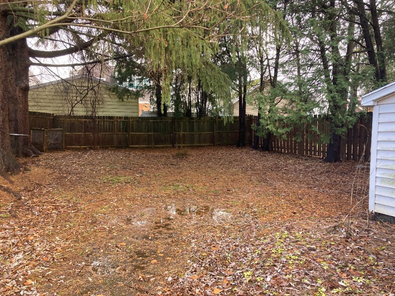 Building Photo - 305 Stafford Ave