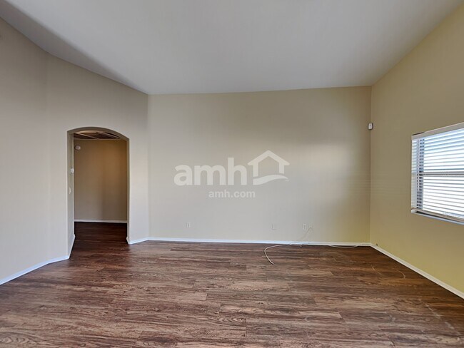 Building Photo - 5073 E Butterweed Dr