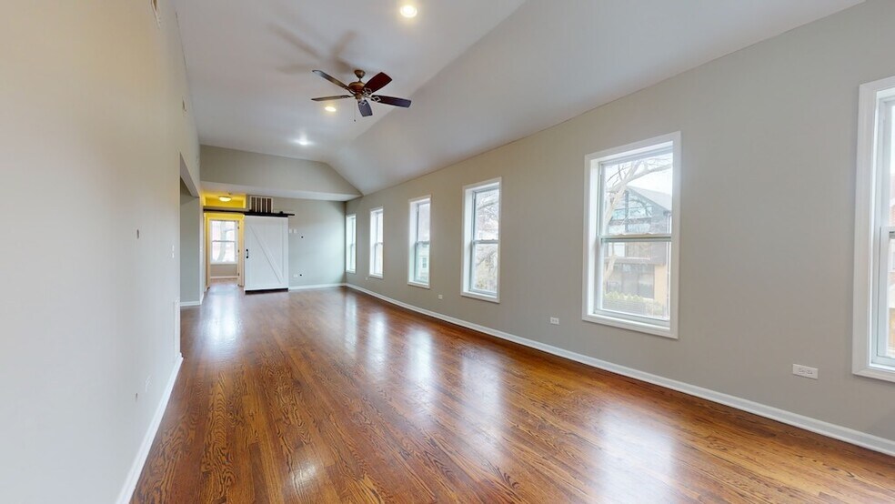 Building Photo - 2101 W Fletcher St