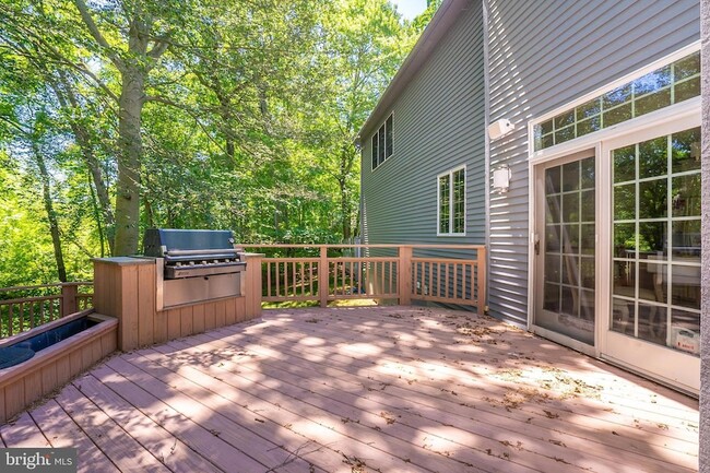Building Photo - 16 Cliffview Ct
