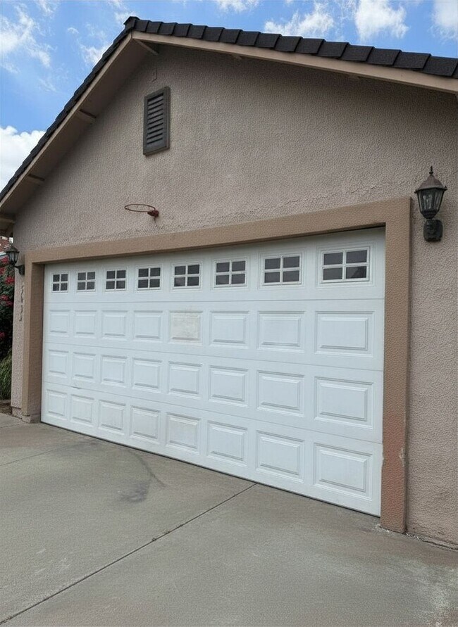 Building Photo - Desirable 3-bedroom 1 bath House