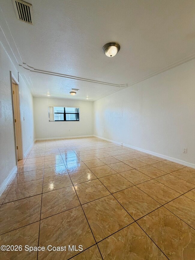 Building Photo - 981 Palmer St