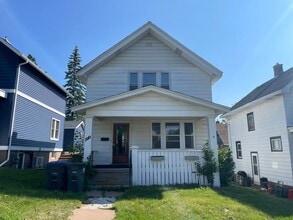 Building Photo - 1010 N 13th Ave E