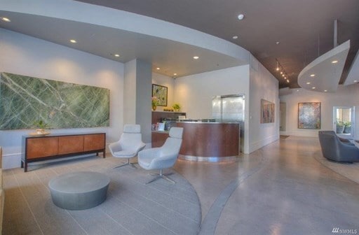 Building Photo - Spacious 1 Bedroom Condo in Belltown Available Now!