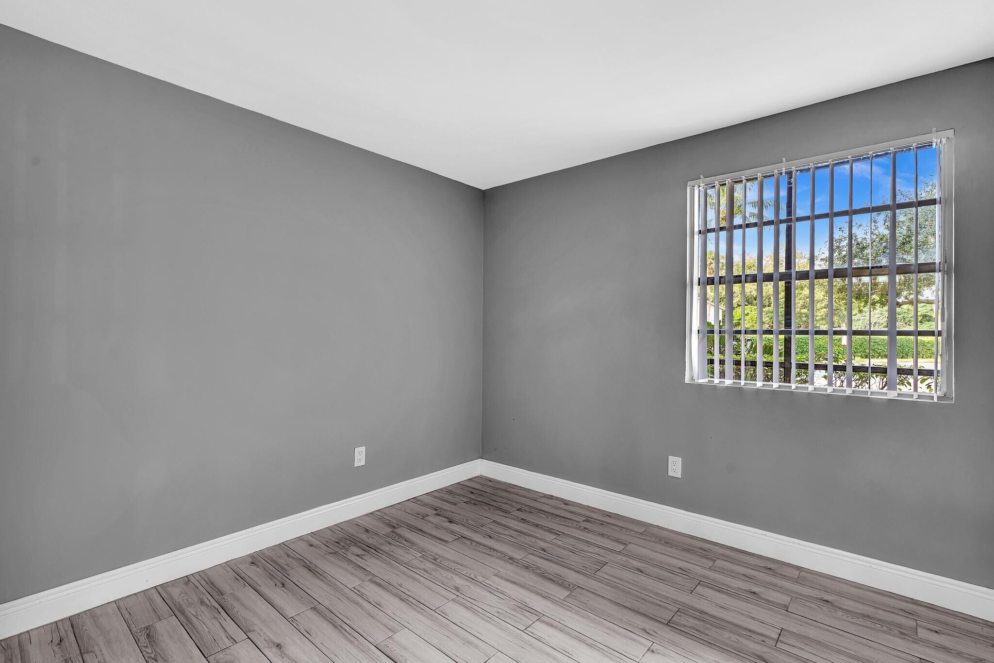 Building Photo - 1263 SW 46th Ave