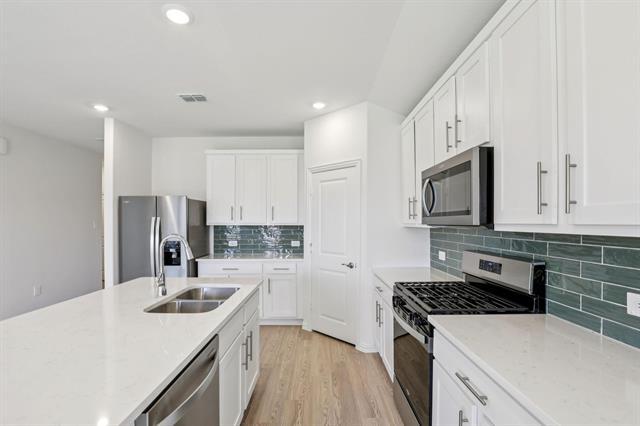 Building Photo - 2100 Rannoch St