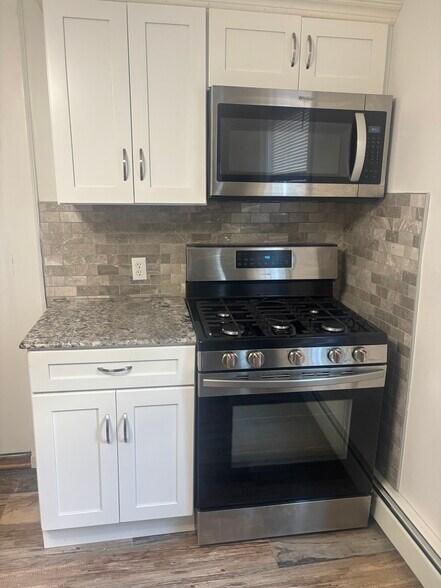 Building Photo - 35 Ashland Ave