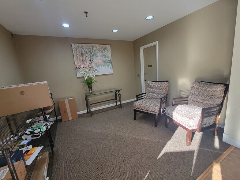 Parcel Room - 5450 Astor Ln