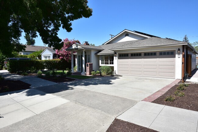 Front 1 - 1287 Westwood St