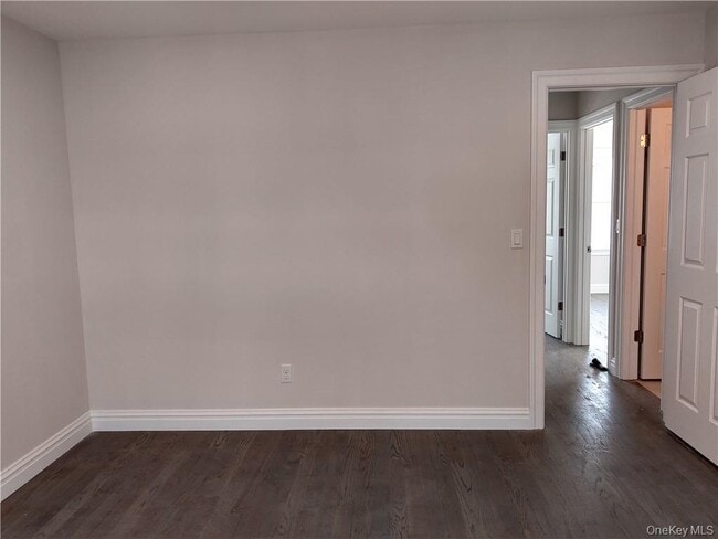 Building Photo - 27 Church St